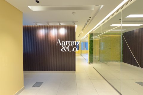 Снять в аренду офис в Бизнес-Бэй, Дубай, ОАЭ 95м2, № 694629 - фото 9