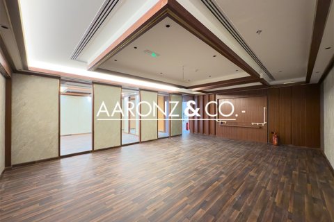 Oficina en alquiler en Business Bay, Dubai, EAU 199 m2 № 694630 - foto 2