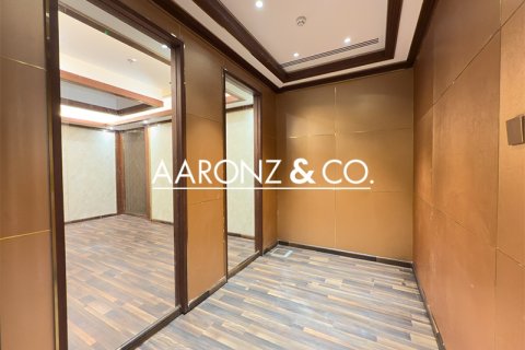 Oficina en alquiler en Business Bay, Dubai, EAU 199 m2 № 694630 - foto 8