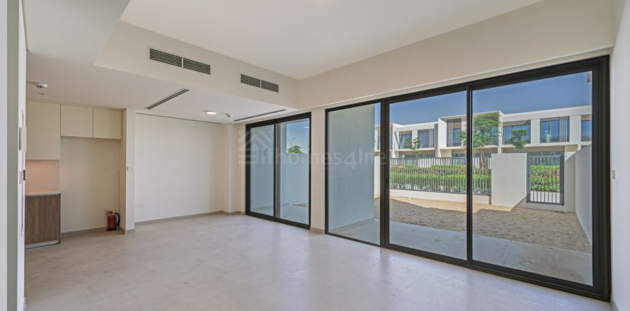 Townhouse in The Valley, Dubai, UAE 4 bedrooms, 256 sq.m. № 705502