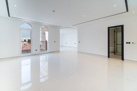 Vila u gradu Dubai, UAE 6 spavaće sobe, 882 m2 Br. 695940 - Slika 7
