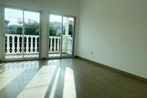 Vilë në Jumeirah Village Triangle, Dubai, Emiratet e Bashkuara Arabe 2 dhoma gjumi, 250 m2. № 695943 - Foto 9