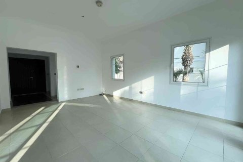 Vilë në Jumeirah Village Triangle, Dubai, Emiratet e Bashkuara Arabe 2 dhoma gjumi, 250 m2. № 695943 - Foto 2