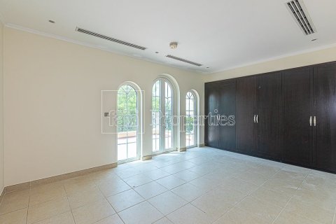 Villa in Dubai, UAE 3 bedrooms, 547.1 sq.m. № 631768 - photo 10