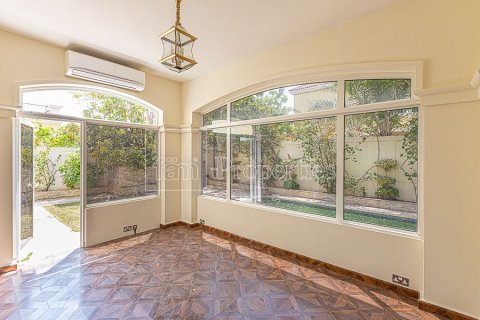 Villa in Dubai, UAE 3 bedrooms, 547.1 sq.m. № 631768 - photo 16