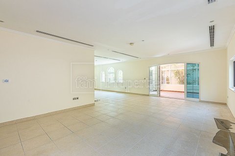Villa in Dubai, UAE 3 bedrooms, 547.1 sq.m. № 631768 - photo 3