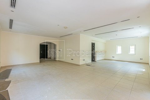Villa in Dubai, UAE 3 bedrooms, 547.1 sq.m. № 631768 - photo 5