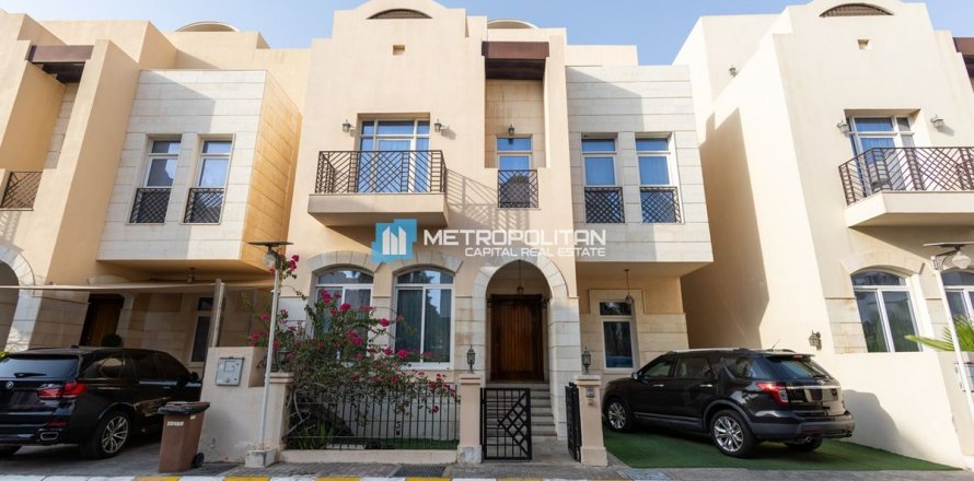 Villa em Abu Dhabi, EAU 4 quartos, 323 m2 № 651711