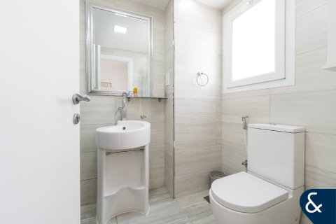 Villa til salg i The Springs, Dubai, UAE 2 soveværelser, 157 kvm № 698015 - foto 16