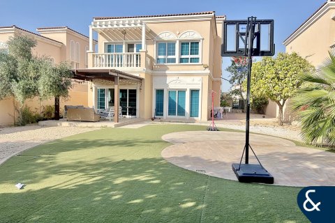 Villa em Jumeirah Village Circle, Dubai, EAU 3 quartos, 686 m2 № 698013