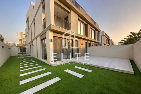 Вілла в Tilal Al Ghaf, Дубай, ОАЕ 5 спалень, 256м2 № 762969
