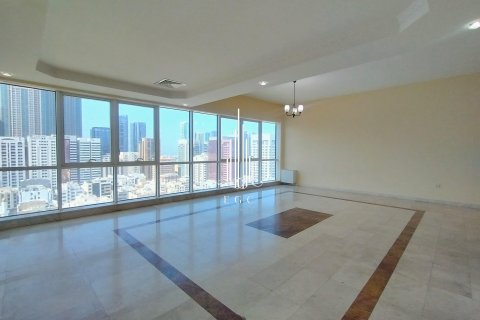 Byt v Hamdan Street, Abu Dhabi, SAE 3 ložnice, 241.5 m² Č.: 578701 - fotografie 1