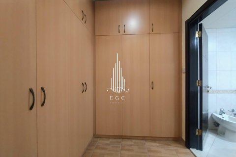 Byt v Hamdan Street, Abu Dhabi, SAE 3 ložnice, 241.5 m² Č.: 578701 - fotografie 13