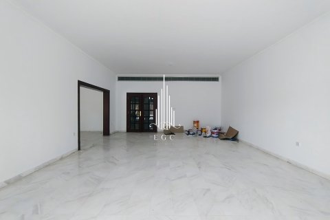 Vila v Tourist Club Area, Abu Dhabi, SAE 5 ložnice, 418.1 m² Č.: 578704 - fotografie 30