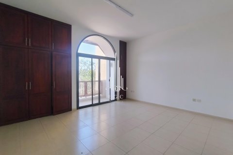 Vila v Tourist Club Area, Abu Dhabi, SAE 5 ložnice, 418.1 m² Č.: 578704 - fotografie 6