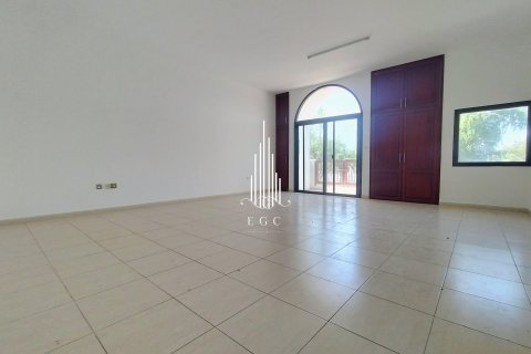 Vila v Tourist Club Area, Abu Dhabi, SAE 5 ložnice, 418.1 m² Č.: 578704 - fotografie 9