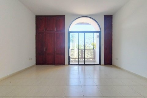 Vila v Tourist Club Area, Abu Dhabi, SAE 5 ložnice, 418.1 m² Č.: 578704 - fotografie 4
