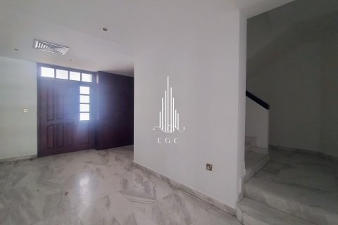 Vila v Tourist Club Area, Abu Dhabi, SAE 5 ložnice, 418.1 m² Č.: 578704 - fotografie 27