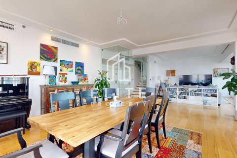 Apartment til salg i Dubai, UAE 4 soveværelser, 333 kvm № 647523 - foto 9