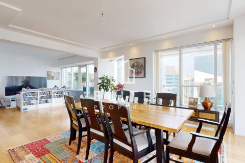 Apartment til salg i Dubai, UAE 4 soveværelser, 333 kvm № 647523 - foto 15