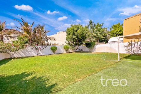 Üürile anda villa asukohaga Meadows, Dubai, AÜE: 5 magamistoaga, 56.86 m² Nr 739307 - pilt 16