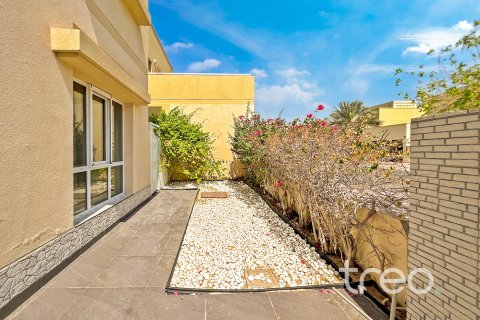 Üürile anda villa asukohaga Meadows, Dubai, AÜE: 5 magamistoaga, 56.86 m² Nr 739307 - pilt 12