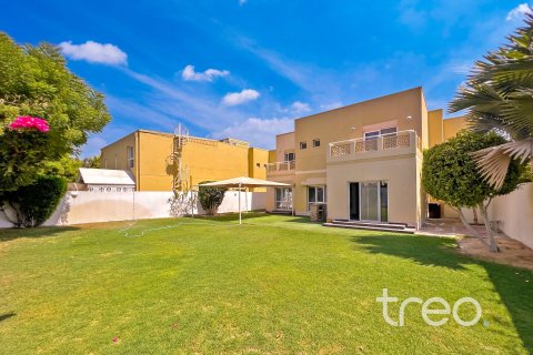 Üürile anda villa asukohaga Meadows, Dubai, AÜE: 5 magamistoaga, 56.86 m² Nr 739307 - pilt 2