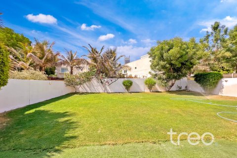 Üürile anda villa asukohaga Meadows, Dubai, AÜE: 5 magamistoaga, 56.86 m² Nr 739307 - pilt 17