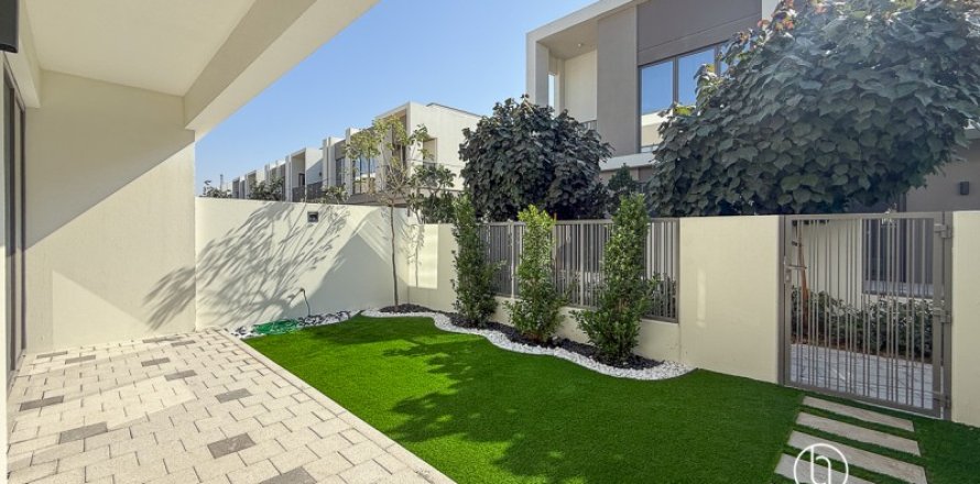 Villa in Tilal Al Ghaf, Dubai, VAE: 3 Schlafzimmer, 144 m2 Nr. 694848