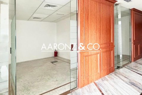 Business Bay, Dubai, UAE의 임대용 사무실 122제곱미터 번호 694842 - 사진 6