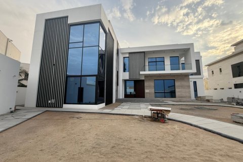 Vilă de închiriat în Dubai, EAU 7 dormitoare, 37.16 mp. №751169 - poză 3
