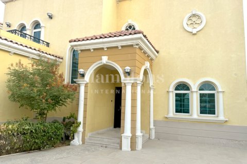 Villa in Jumeirah Park, Dubai, UAE 3 bedrooms, 742.75948500 sq.m. № 583860 - photo 9