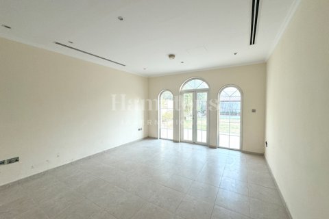 Villa in Jumeirah Park, Dubai, UAE 3 bedrooms, 742.75948500 sq.m. № 583860 - photo 4
