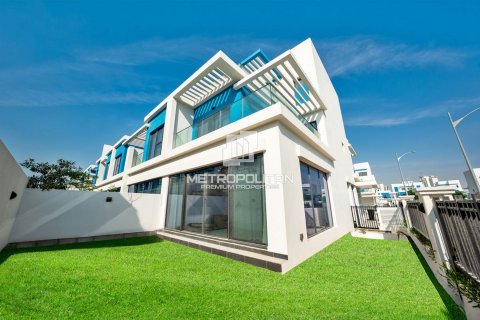 Kuća u nizu u Damac Lagoons, Dubai, UAE 5 spavaćih soba, 302 m2 Br. 665235 - fotografija 1