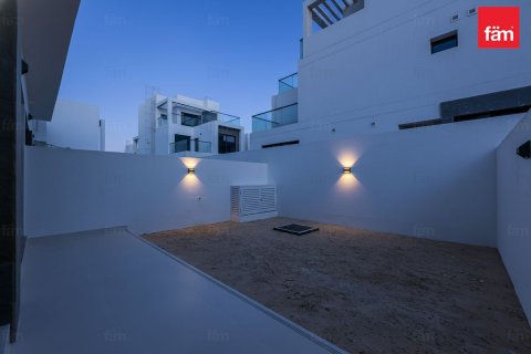 Dubai, UAE의 임대용 타운하우스 침실 3개, 138제곱미터 번호 659060 - 사진 3