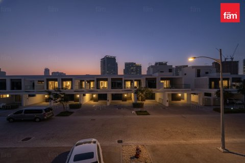 Dubai, UAE의 임대용 타운하우스 침실 3개, 138제곱미터 번호 659060 - 사진 8