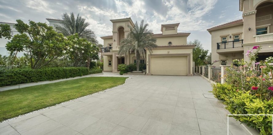 Villa i Jumeirah Islands, Dubai, UAE 4 soveværelser, 990 kvm № 646351