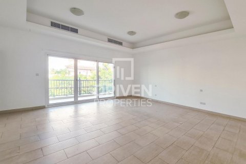 Vilë në The Villa, Dubai, Emiratet e Bashkuara Arabe 5 dhoma gjumi, 465 m2. № 603483 - Foto 2