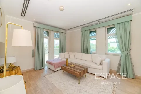 Зняти в оренду віллу в Jumeirah Park, Дубай, ОАЕ 4 спальні, 403м2, № 670198 - фото 12