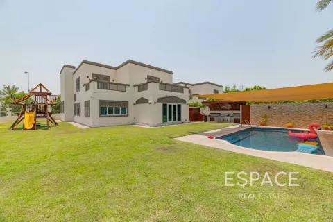 Зняти в оренду віллу в Jumeirah Park, Дубай, ОАЕ 4 спальні, 403м2, № 670198 - фото 1