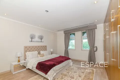 Зняти в оренду віллу в Jumeirah Park, Дубай, ОАЕ 4 спальні, 403м2, № 670198 - фото 10