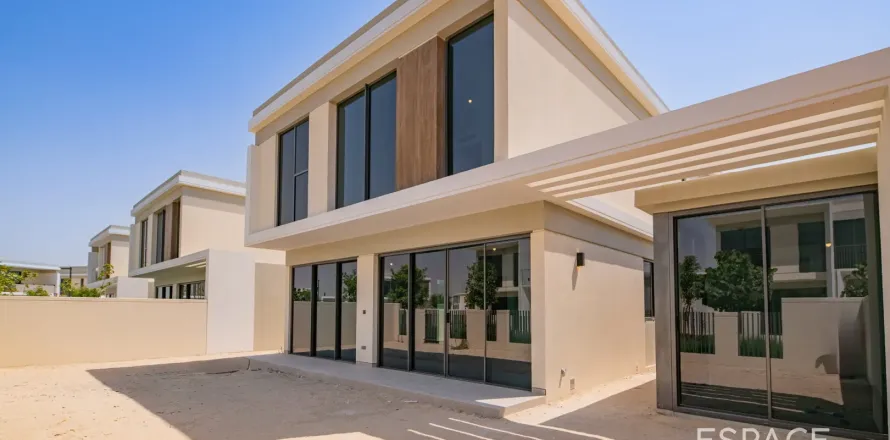 Villa asukohaga Tilal Al Ghaf, Dubai, AÜE: 4 magamistoaga, 373 m² Nr 670199