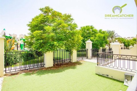 Townhouse sa Al Hamra Village, Ras Al Khaimah, UAE 4 silid-tulugan, 371.6 sq.m. № 588426 - larawan 3