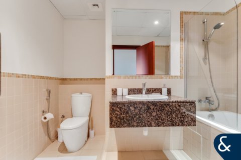 Jumeirah Beach Residence, Dubai, संयुक्त अरब अमीरात में अपार्टमेंट, 2 बेडरूम, 120 वर्ग मीटर, संख्या 666567 - फ़ोटो 9