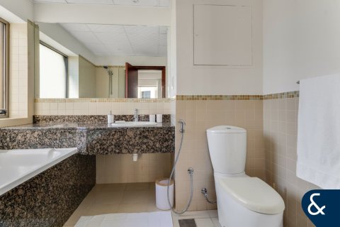 Jumeirah Beach Residence, Dubai, संयुक्त अरब अमीरात में अपार्टमेंट, 2 बेडरूम, 120 वर्ग मीटर, संख्या 666567 - फ़ोटो 11