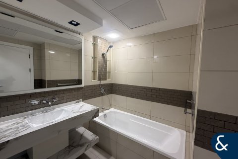 Apartment in Dubai Marina, Dubai, UAE 2 bedrooms, 121 sq.m. № 666570 - photo 19