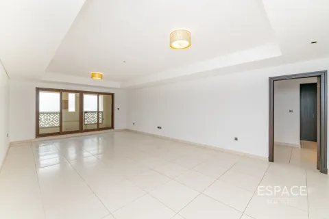 Apartment in BALQIS RESIDENCE in Palm Jumeirah, Dubai, UAE 2 bedrooms, 178 sq.m. № 650439 - photo 3