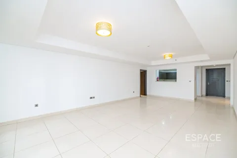 Apartment in BALQIS RESIDENCE in Palm Jumeirah, Dubai, UAE 2 bedrooms, 178 sq.m. № 650439 - photo 4