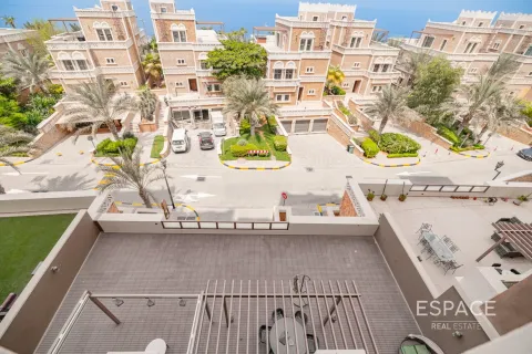 Apartment in BALQIS RESIDENCE in Palm Jumeirah, Dubai, UAE 2 bedrooms, 178 sq.m. № 650439 - photo 17