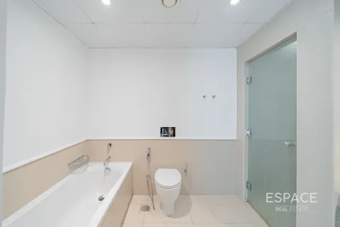 Apartment in TANARO APARTMENTS in Greens, Dubai, UAE 2 bedrooms, 160 sq.m. № 650433 - photo 13